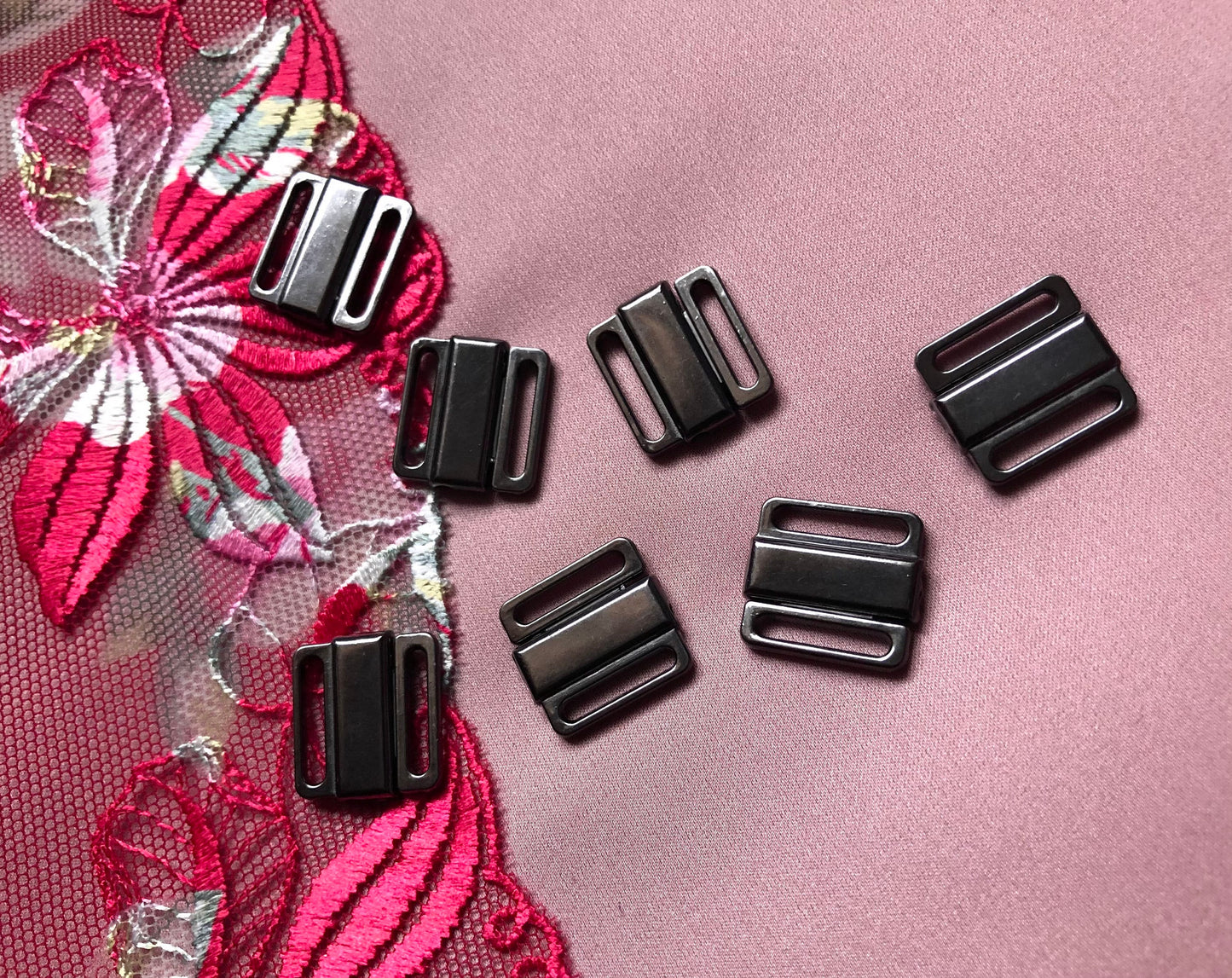 12mm (1/2”) Gun Black Metal Bikini Clasps Bra Front Closures for Bra Making and Swimwear Bramaking Clips Clickers Front Fasteners