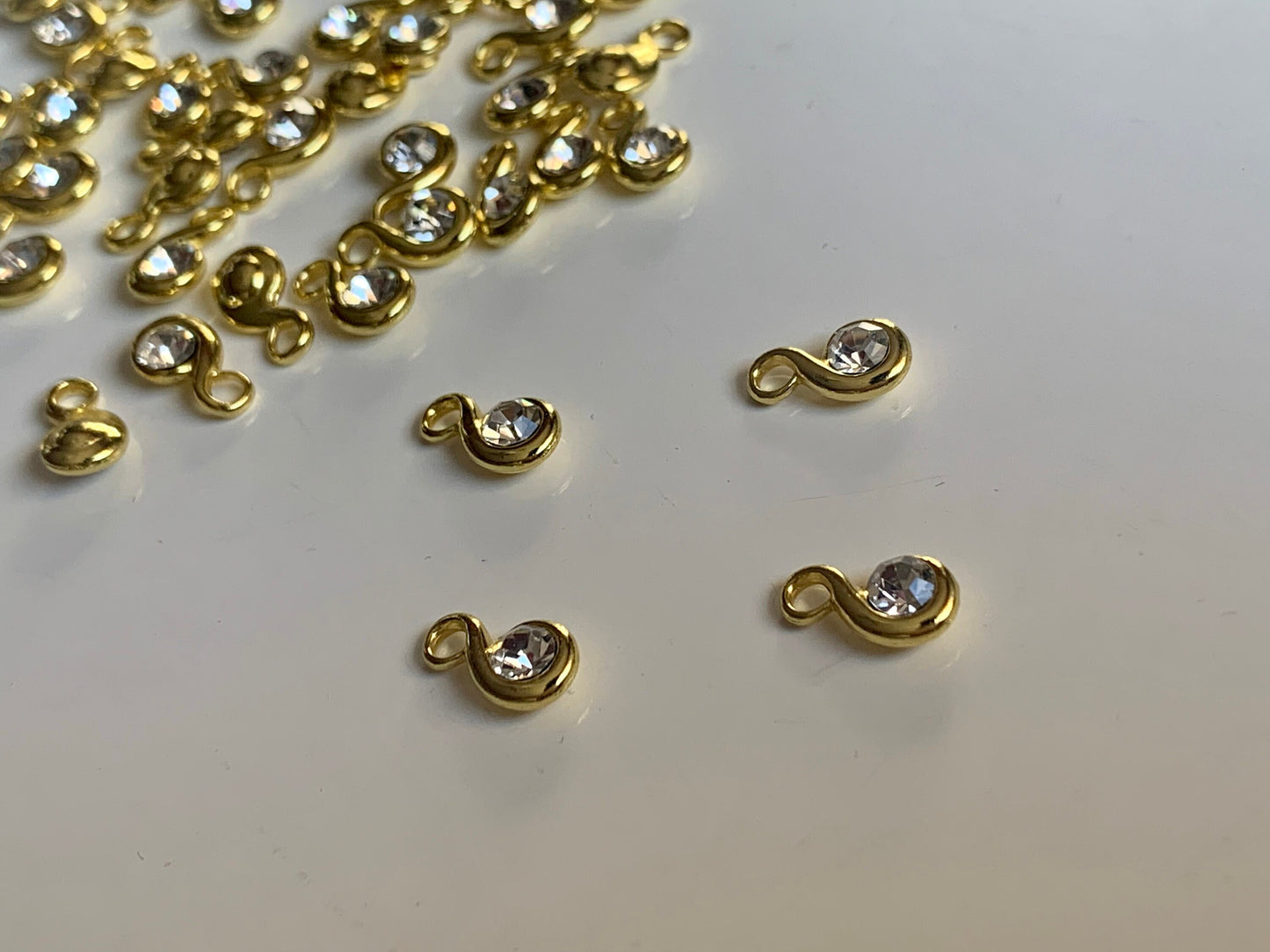 Gold Charm Lingerie Pendant Crystal Embellishment for Bramaking Lingerie Bra Making Accessories Bridal Garments