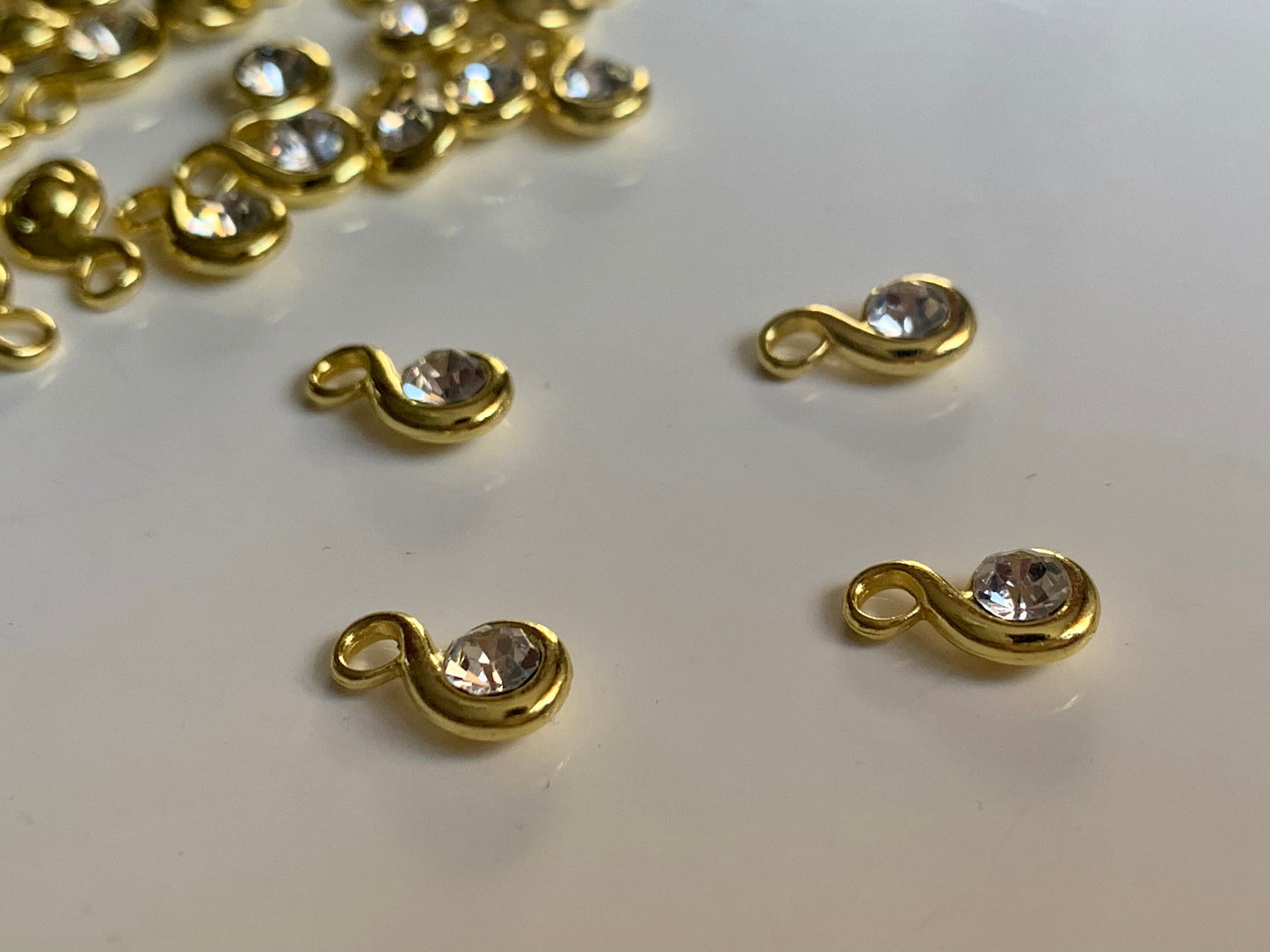 Gold Charm Lingerie Pendant Crystal Embellishment for Bramaking Lingerie Bra Making Accessories Bridal Garments