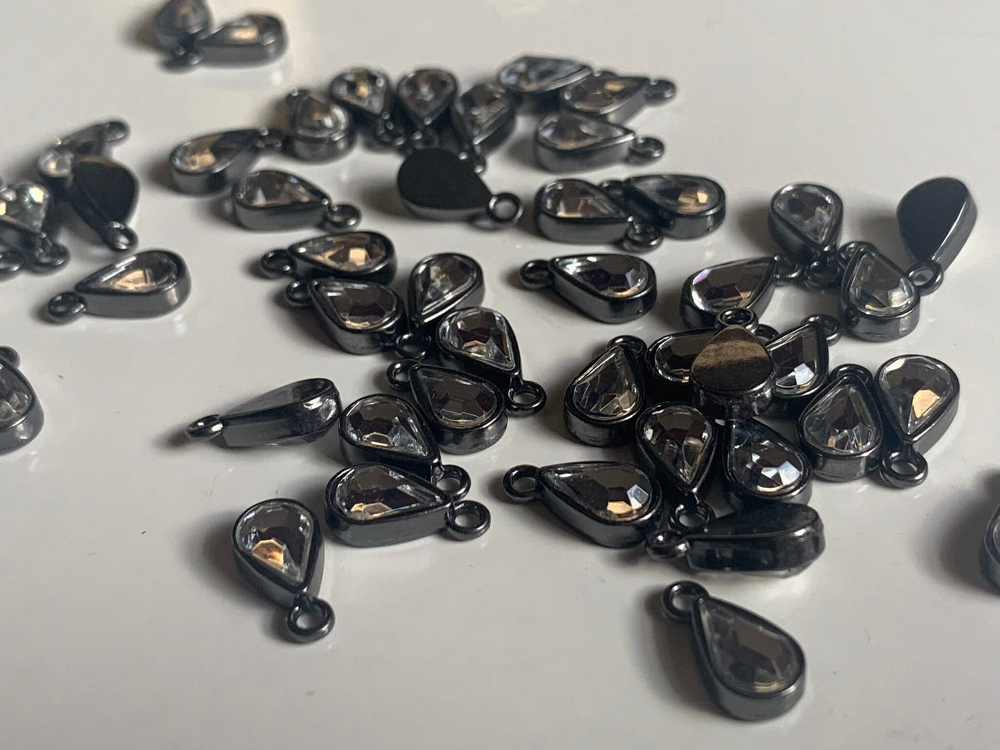 Gun Black Teardrop Charm Lingerie Pendant Crystal Embellishment for Bramaking Lingerie Bra Making Accessories Bridal Garments