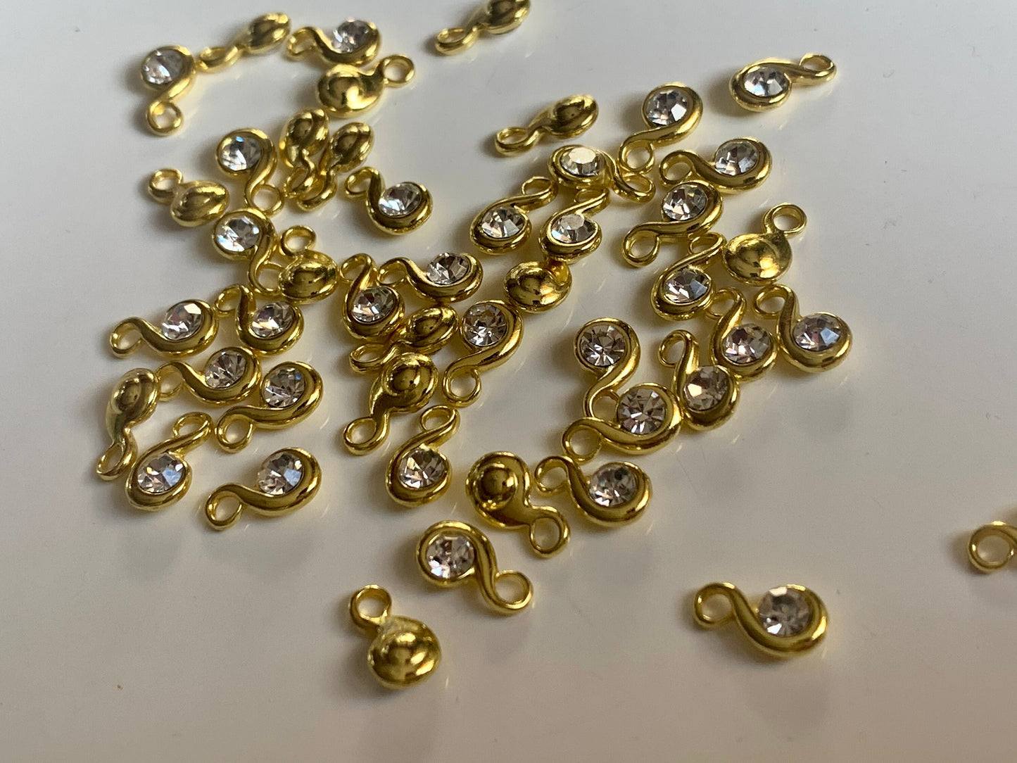 Gold Charm Lingerie Pendant Crystal Embellishment for Bramaking Lingerie Bra Making Accessories Bridal Garments