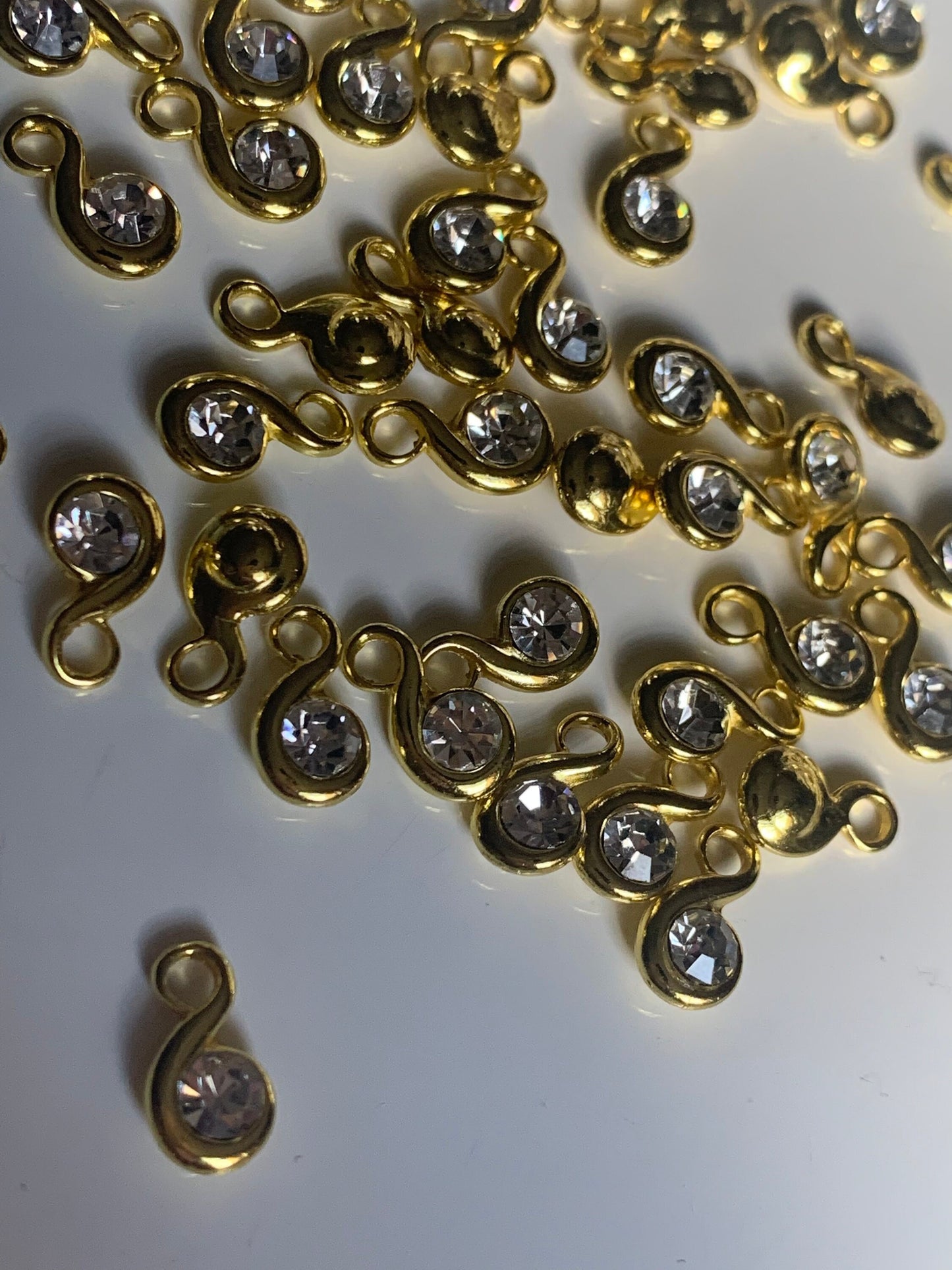 Gold Charm Lingerie Pendant Crystal Embellishment for Bramaking Lingerie Bra Making Accessories Bridal Garments