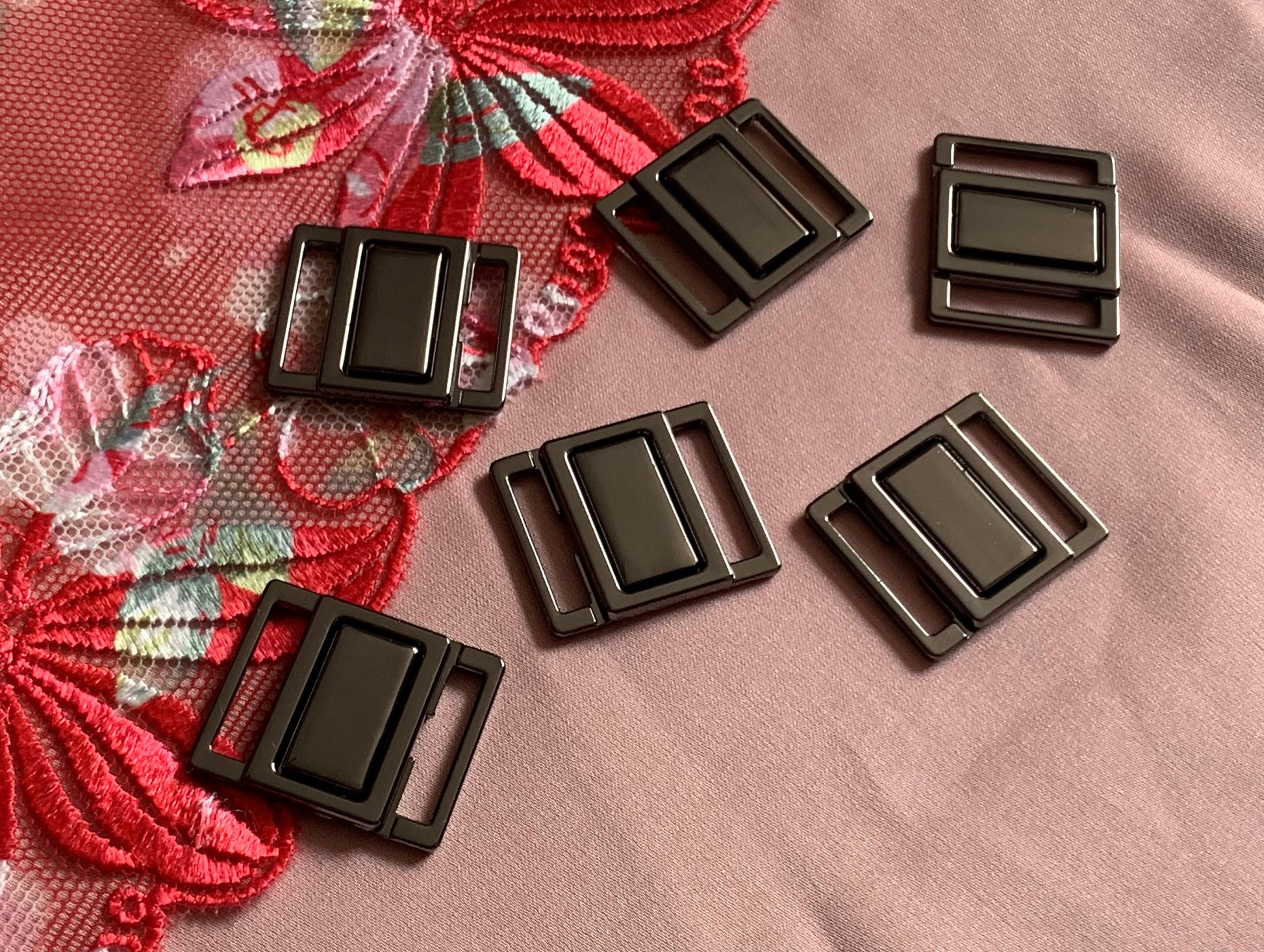 15mm (5/8”) Gun Black Metal Bikini Clasps Bra Closures for Bra Making and Swimwear Bramaking Clips Clickers Fasteners